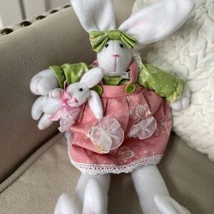 Adorable Sitting Bunny w Bunny!